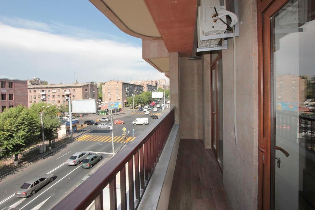 Metro Apartment Erivan Exterior foto